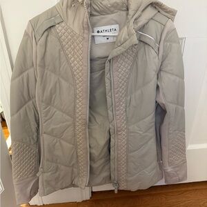 Athleta Cream Puffer Jacket with Quilted Design